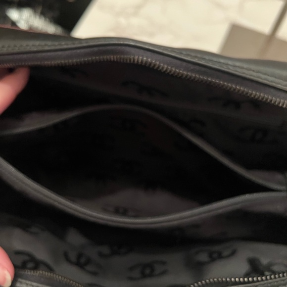 CHANEL Just Mademoiselle Tote Bag Black Iridescent Quilted Leather - Picture 6 of 15